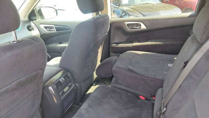 2016 Nissan Pathfinder S