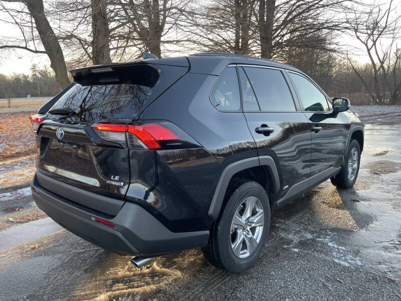 2024 Toyota RAV4 Hybrid LE