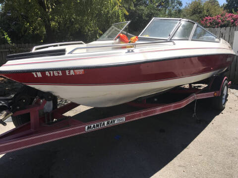 1993 MANTA RAY SKI BOAT