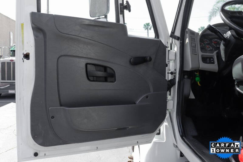 2019 International DuraStar 4300