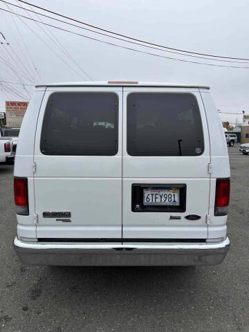 2012 Ford E-Series E-350 SD XLT