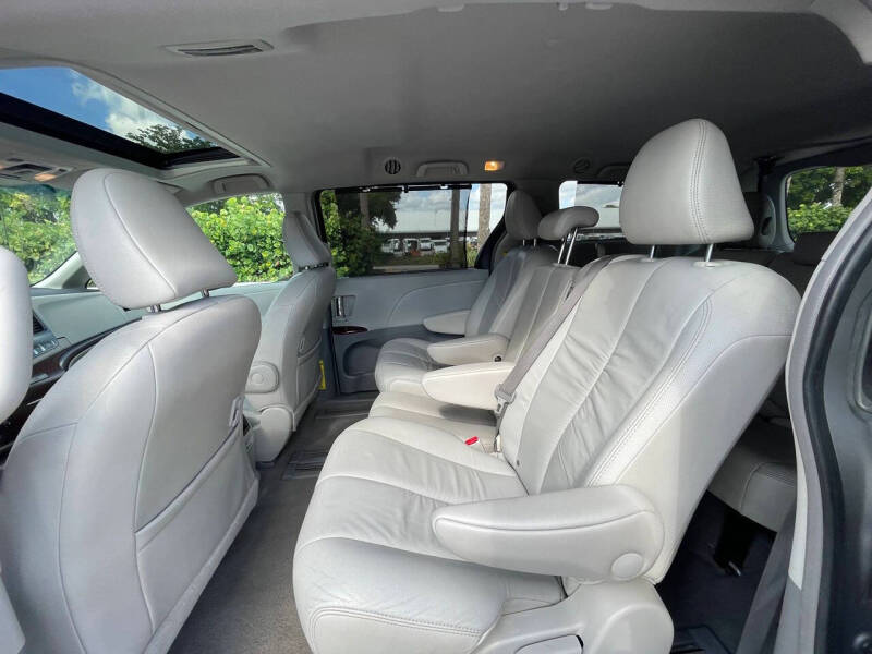 2011 Toyota Sienna XLE 8-Passenger