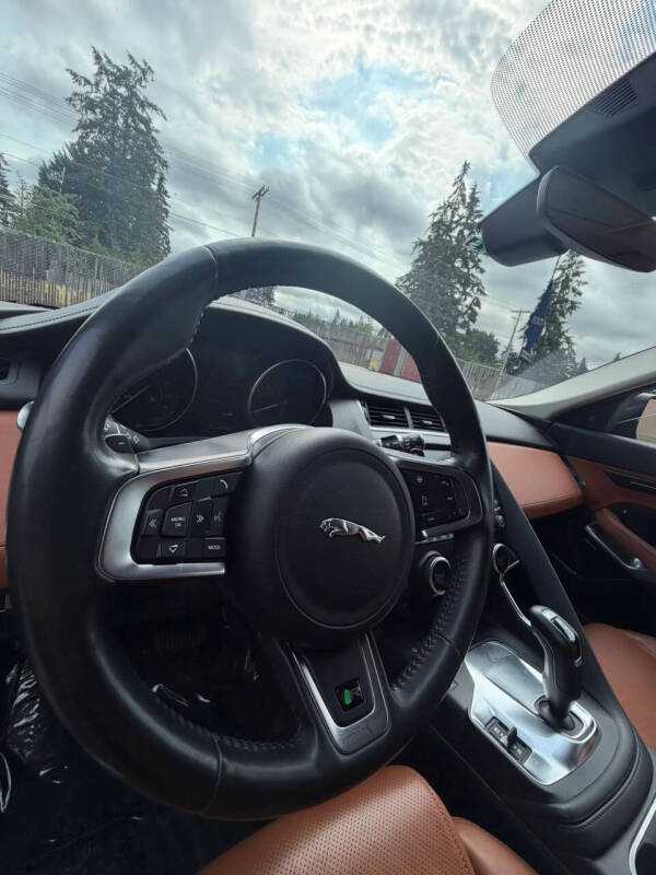 2020 Jaguar E-PACE P250 SE