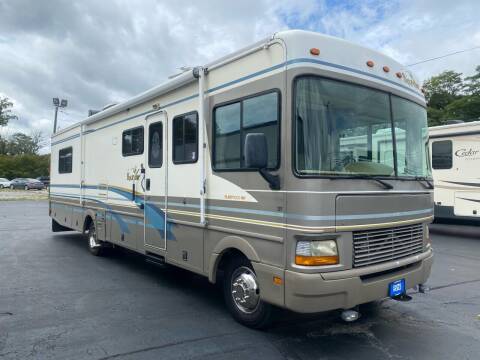 2000 Fleetwood Bounder for sale at Blue Bird Motors - RVs & Bikes in Crossville TN