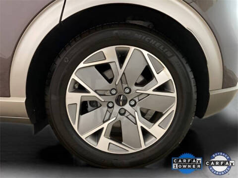 2024 Genesis GV60 Standard