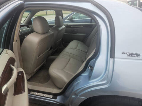 2007 Lincoln Town Car Signature Limited