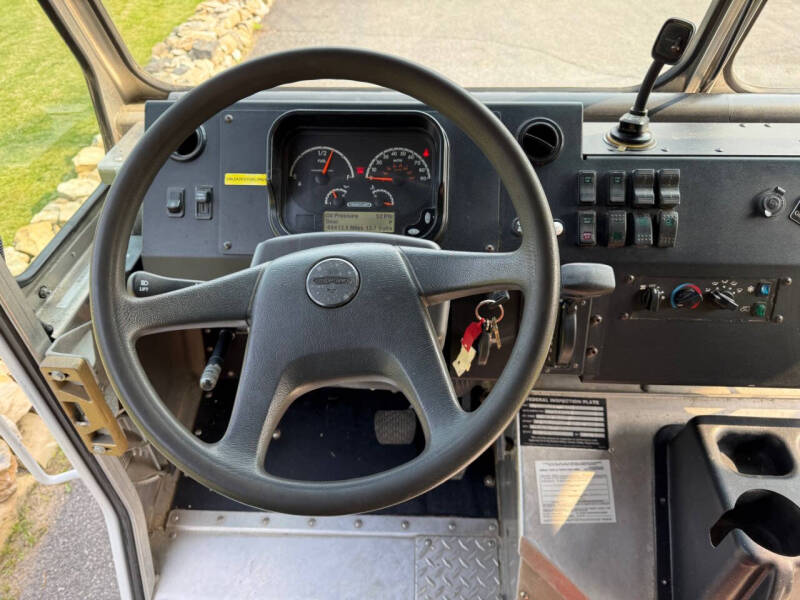 2020 Freightliner MT45 Chassis