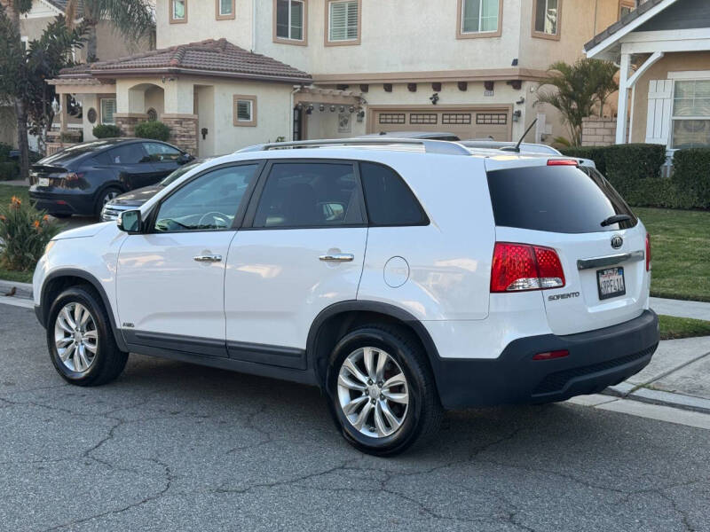 2011 Kia Sorento LX photo 5