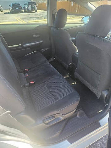 2017 Toyota Prius v Three