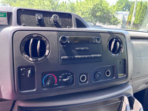 2011 Ford E-Series E-350 SD