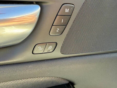 2024 Volvo S60 B5 Plus Black Edition