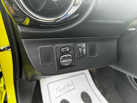 2015 Toyota Prius c Three