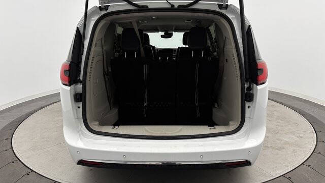 2022 Chrysler Pacifica Hybrid Touring L
