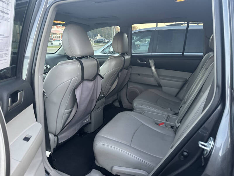 2012 Toyota Highlander SE