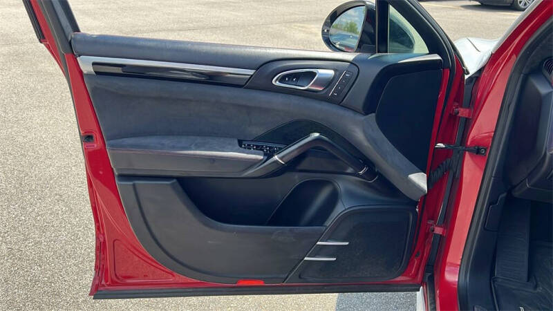 2016 Porsche Cayenne GTS