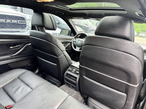 2012 BMW 5 Series 550i