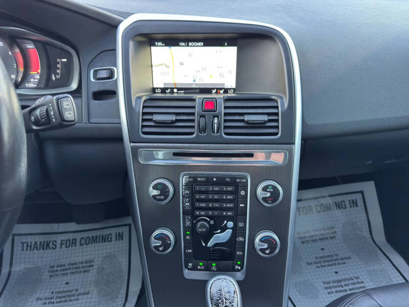 2016 Volvo XC60 T5 Drive-E Premier