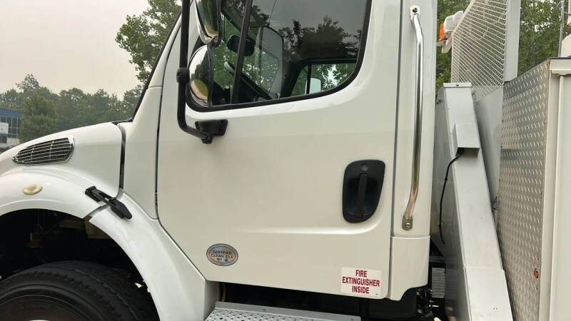 2020 Freightliner M2 106