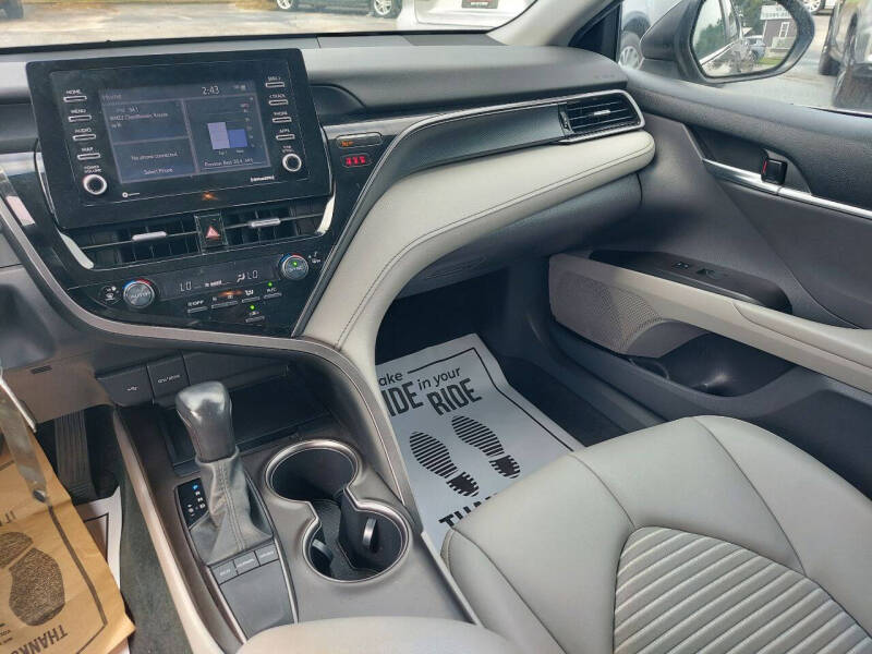 2022 Toyota Camry SE