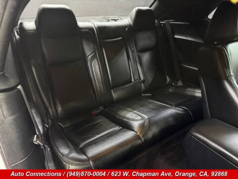 2016 Dodge Challenger SXT Plus