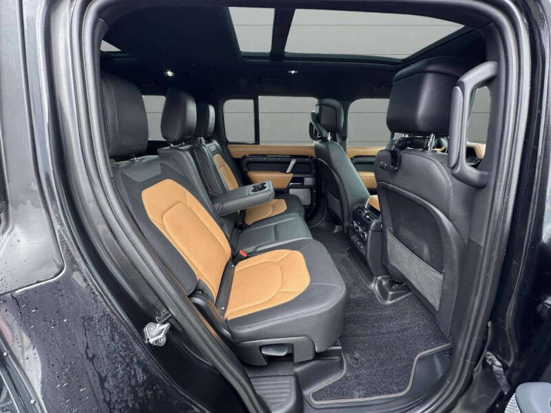 2023 Land Rover Defender 130 X-Dynamic SE