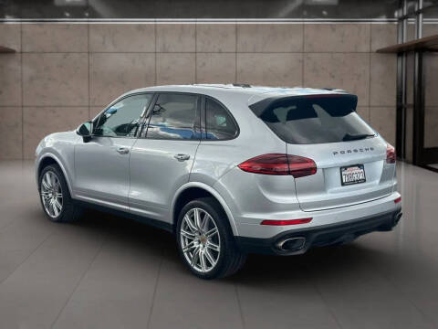 2017 Porsche Cayenne Platinum Edition