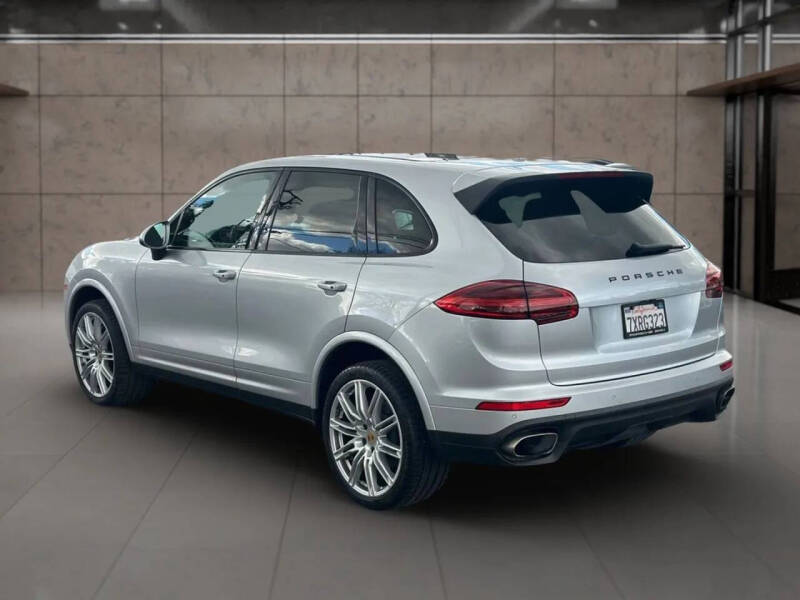 2017 Porsche Cayenne Platinum Edition