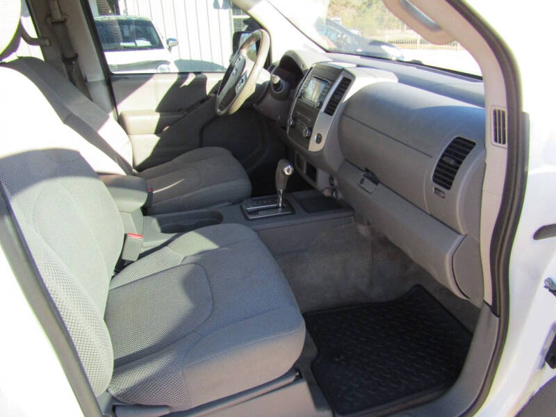 2017 Nissan Frontier SV