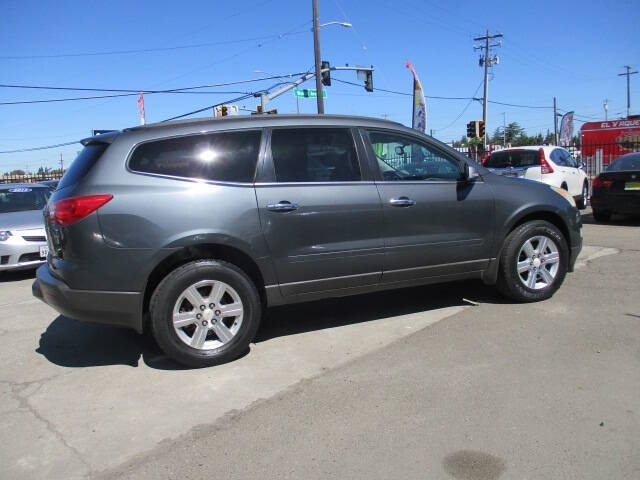 2011 Chevrolet Traverse LT