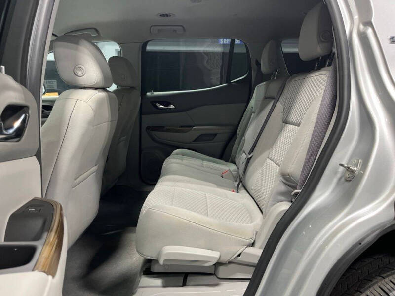 2017 GMC Acadia SLE-2