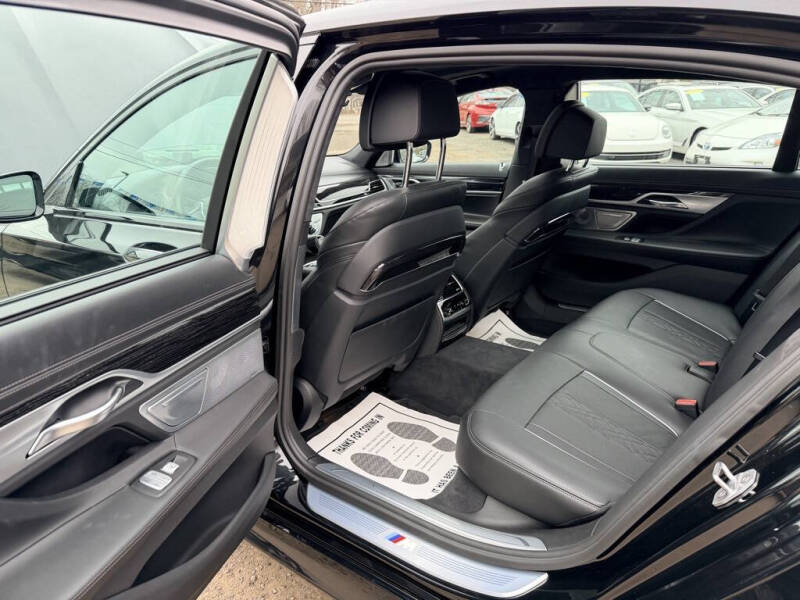 2017 BMW 7 Series 750i