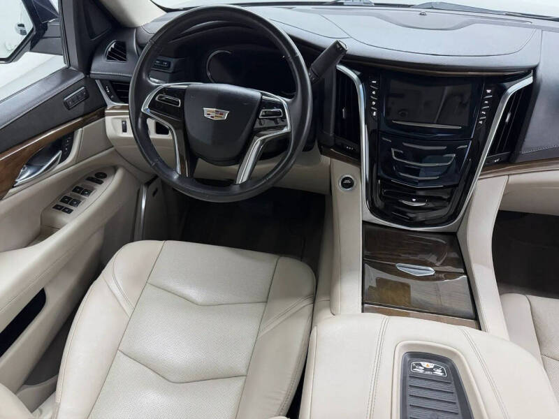 2019 Cadillac Escalade Luxury