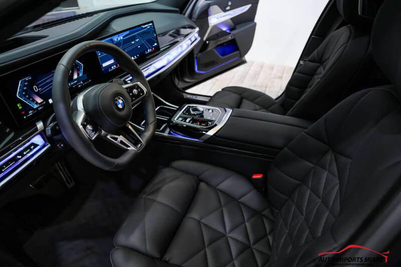 2025 BMW 7 Series 740i