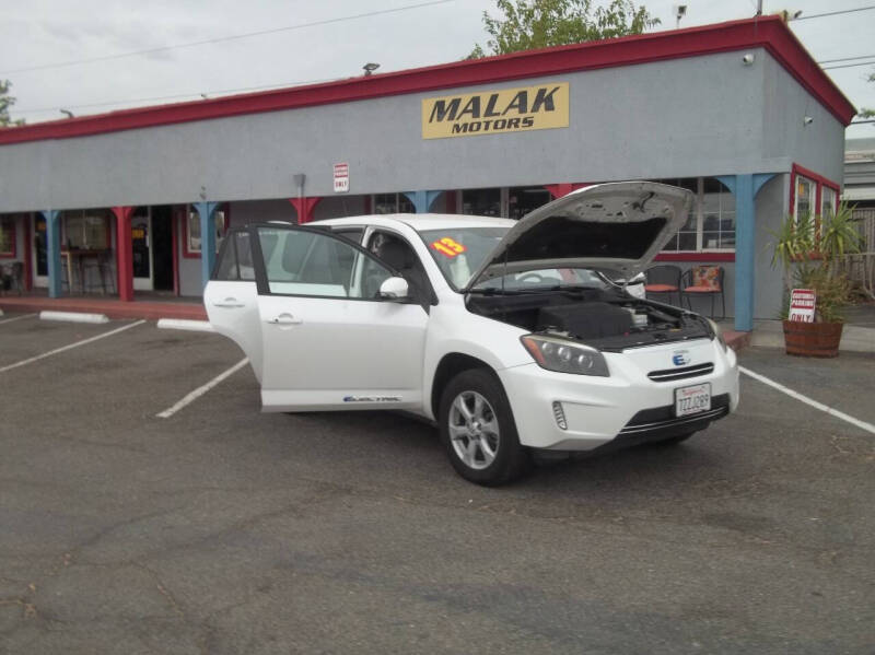 2013 Toyota RAV4 EV photo 56