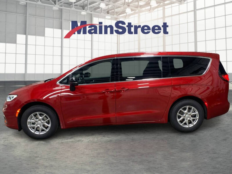 2026 Chrysler Pacifica Select