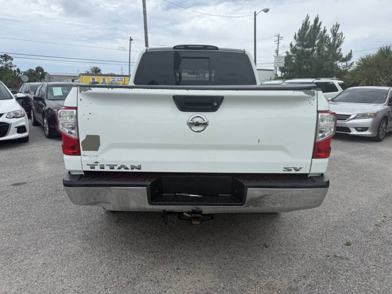 2017 Nissan Titan SV