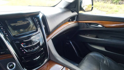 2017 Cadillac Escalade ESV Luxury