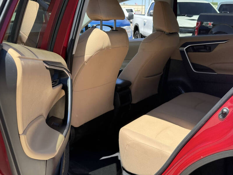 2019 Toyota RAV4 LE