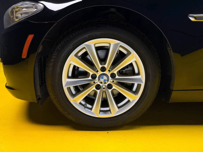 2016 BMW 5 Series 528i