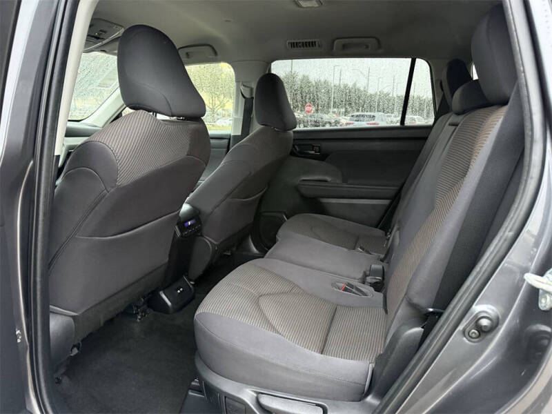 2023 Toyota Highlander LE