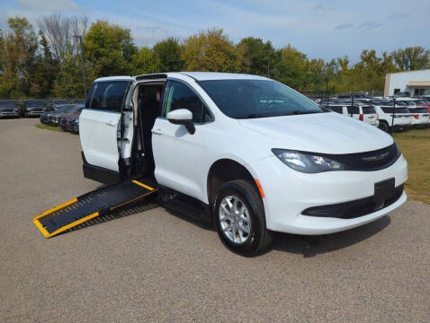 2023 Chrysler Voyager LX