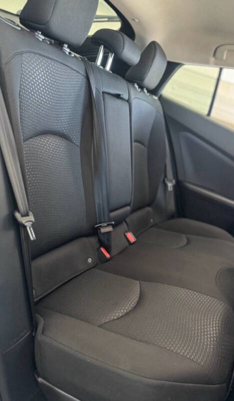 2022 Toyota Prius LE