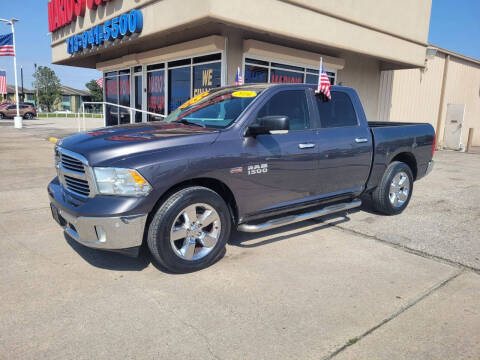 2016 RAM 1500 SLT