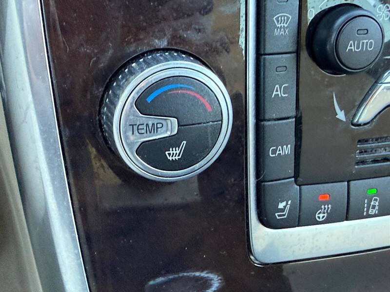 2016 Volvo XC70 T5 Platinum