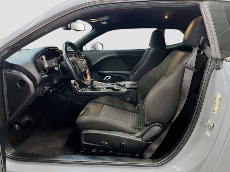 2021 Dodge Challenger SXT