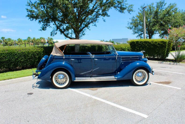 1936 Ford Deluxe