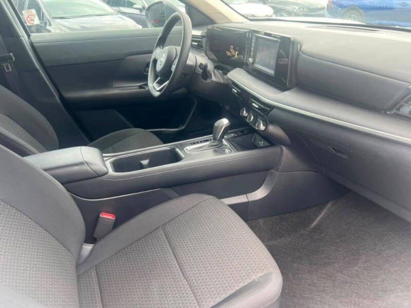 2025 Nissan Kicks S