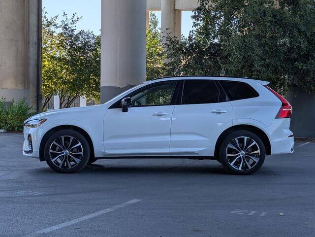 2023 Volvo XC60 B5 Plus Dark Theme