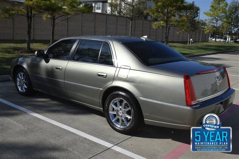 2011 Cadillac DTS Luxury Collection