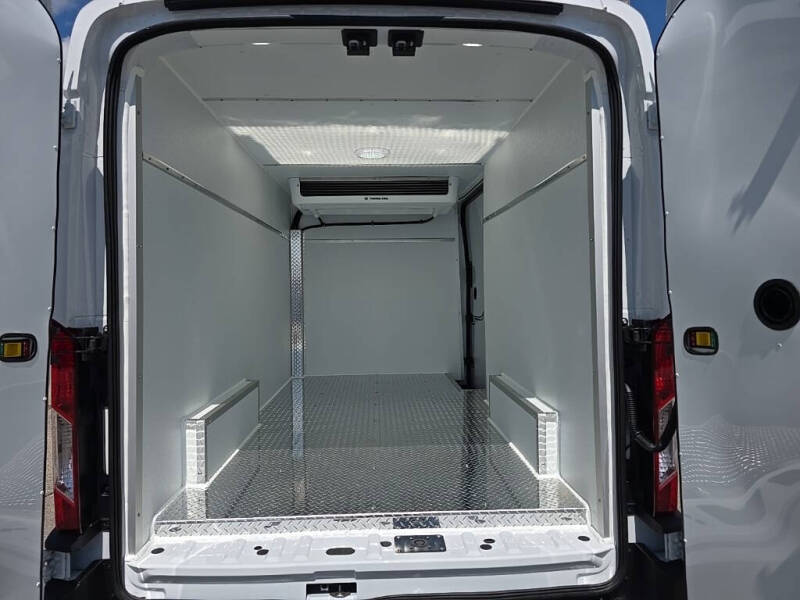 2025 Ford Transit 250